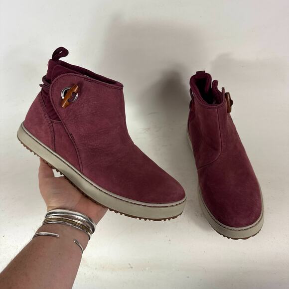 L.L. Bean Mountainside Toggle Boots Women's 9.5 Red Leather Ankle Pull On - Picture 1 of 10